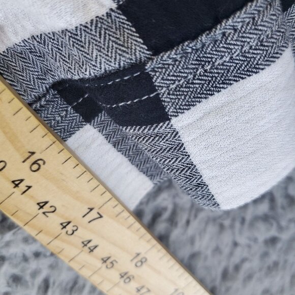 Cato Top Womens XL Black/White Plaid Button Front Long Sleeve Relaxed Fit - Picture 7 of 9